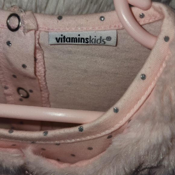 (2) Little girl's Beautiful Dresses one in an ivory color and 1 in a pink color - Picture 7 of 8